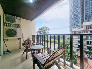 Steps from the beach, this condo is available for sale and rent at an excellent price!!