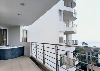 Luxury 2 Bedrooms Condo For Sale At The Residence At Dream, Jomtien Pattaya