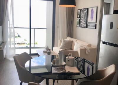 Jomtien Beach Front Condo For Sale