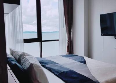 Jomtien Beach Front Condo For Sale