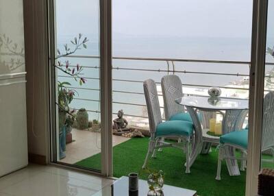 2 Bedrooms Beach-Front At The Residence At Dream For Sale, Jomtien Pattaya