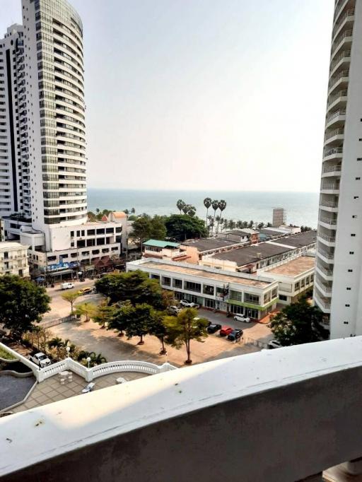 3 Bedrooms Condo For Sale Jomtien Complex Condotel