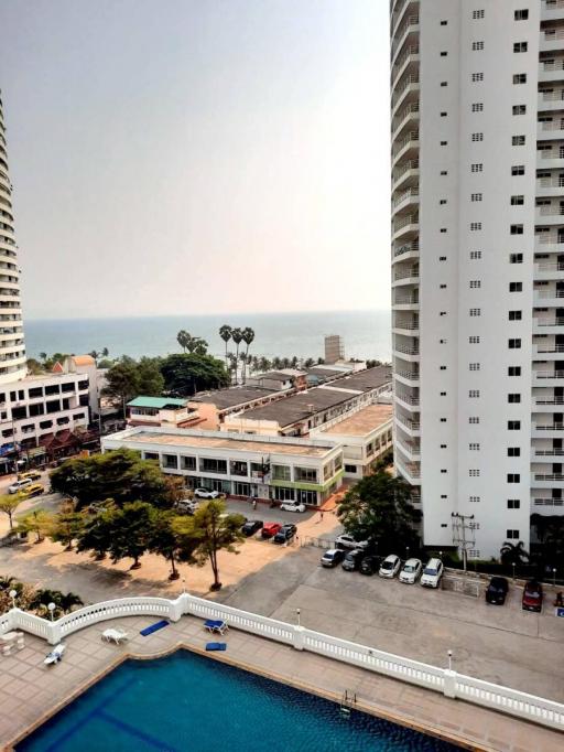 3 Bedrooms Condo For Sale Jomtien Complex Condotel