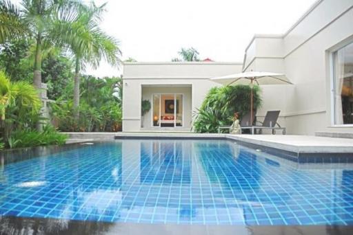Trendy Pool Villa In Mabprachan