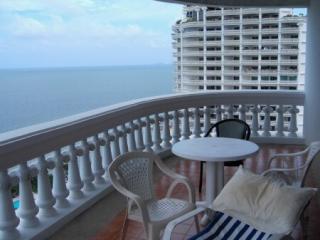 Sea View Apartment In Wongamat