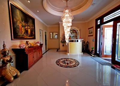 Exclusive Luxury Villa For Sale