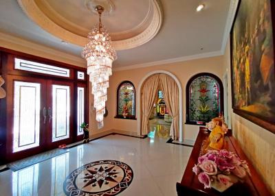 Exclusive Luxury Villa For Sale