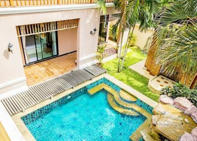 Luxury Apartment for sale on Pratumnak Hill