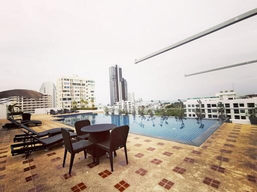 2 Bedroom Condo for sale In Pratumnak