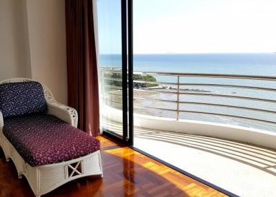 Luxury 4 Bedrooms For Rent In Royal Cliff Condominium Tower