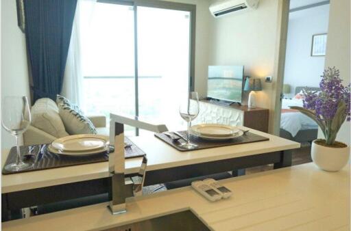 Beautiful Sea View Condo In The Peak Towers  Pratumnak