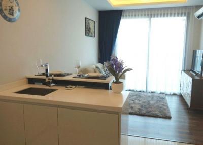 Beautiful Sea View Condo In The Peak Towers  Pratumnak