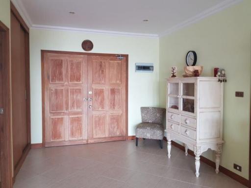 Sea View Condo For Sale In Pratumnak