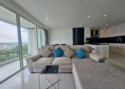 Luxury 3 Bedrooms Condo For Sale In Pratumnak