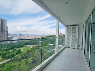 Luxury 3 Bedrooms Condo For Sale In Pratumnak