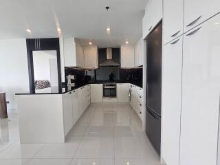 Luxury 3 Bedrooms Condo For Sale In Pratumnak