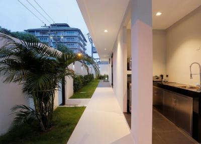 Modern Luxury Style Mansion For Sale in Pratumnak , Pattaya