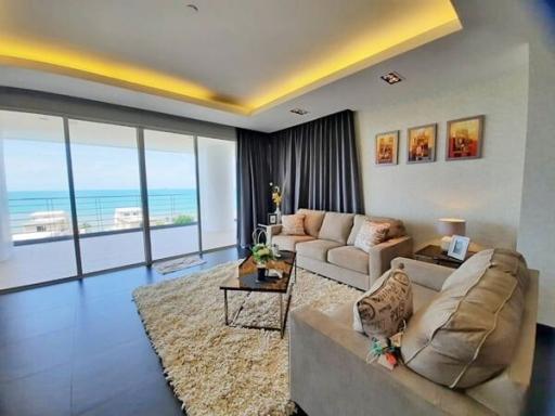 Luxury Living at La Royale Beach, Jomtien Stunning Seaview Condominium