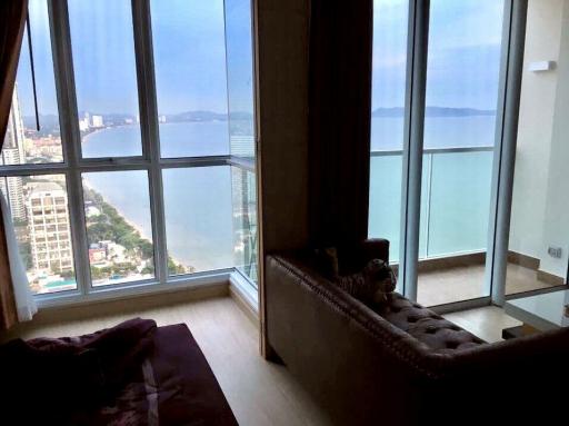 New beachfront condominium in Jomtien