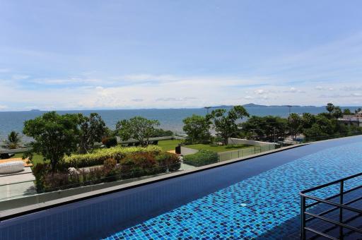 New beachfront condominium in Jomtien