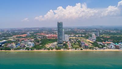 New beachfront condominium in Jomtien