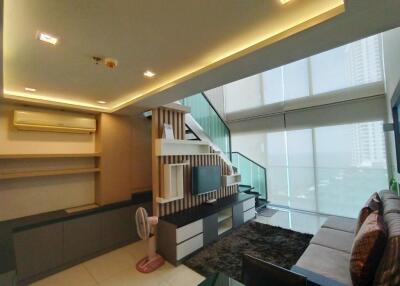 Sea View Condo For Sale  at Wong Amat Tower