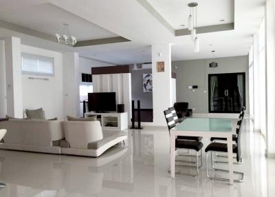 House and commercial Building for sale in East Pattaya