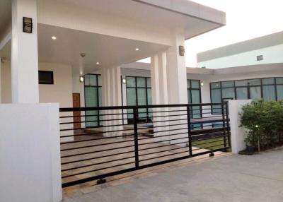 House and commercial Building for sale in East Pattaya