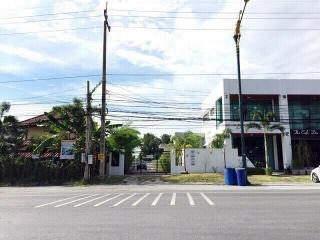 House and commercial Building for sale in East Pattaya