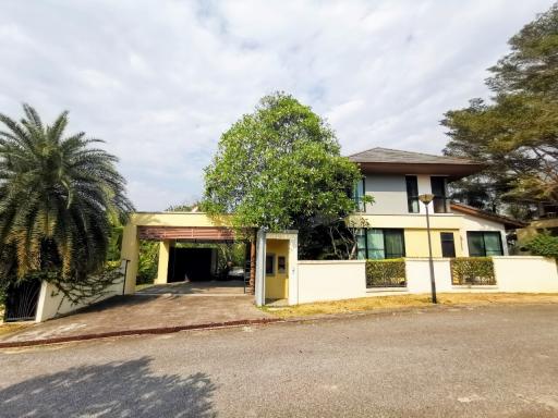 Beautiful 4 bedrooms house for rent in Horseshoe Point