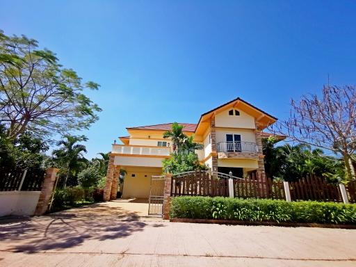 5 Bedrooms House For Sale or Rent in Huay Yai