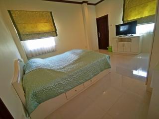 5 Bedrooms House For Sale or Rent in Huay Yai