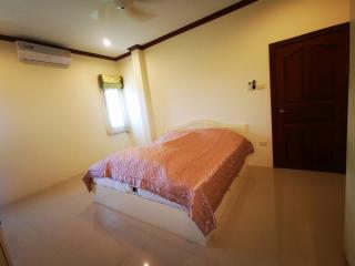 5 Bedrooms House For Sale or Rent in Huay Yai