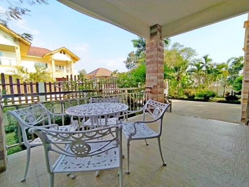 5 Bedrooms House For Sale or Rent in Huay Yai