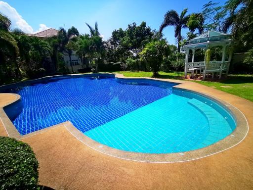 5 Bedrooms House For Sale or Rent in Huay Yai