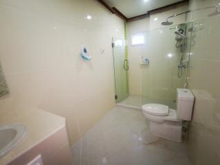 5 Bedrooms House For Sale or Rent in Huay Yai