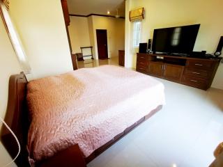 5 Bedrooms House For Sale or Rent in Huay Yai