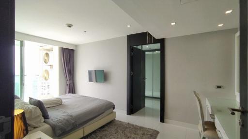 Luxury 3 Bedrooms condo for Sale in Pratumnak