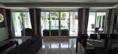 Luxury 4 Bedroom House For Sale in Jomtien