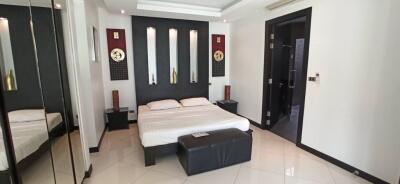 Luxury 4 Bedroom House For Sale in Jomtien