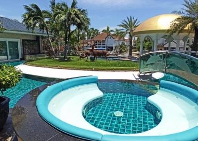 Unique Pool-Villa with Private Mooring Dock