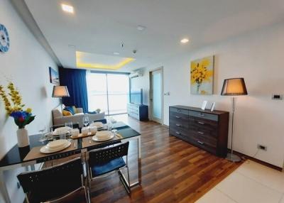 2 Bedrooms Condo for sale at The Peak Towers