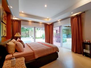 Luxury pool villa For Sale at Sedona Villas Mabprachan