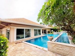 Luxury pool villa For Sale at Sedona Villas Mabprachan