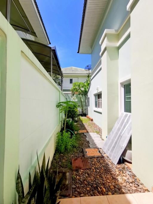 3 Bedrooms house for sale at Baan Chalita Village