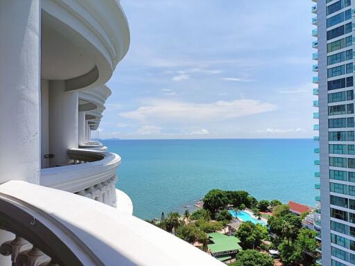 Beachfront condo for rent