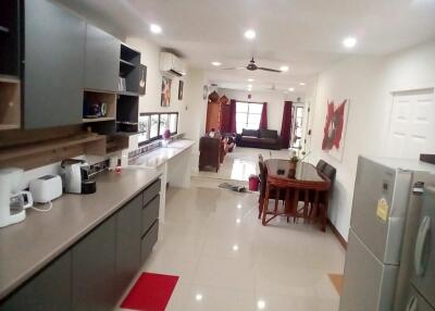 5 bedrooms house for rent at Central Park 4