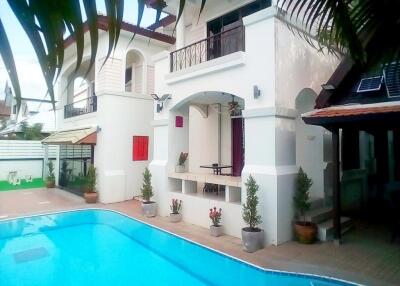 5 bedrooms house for rent at Central Park 4