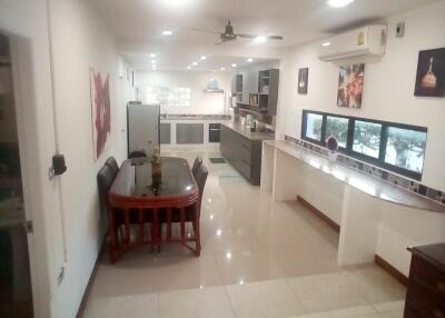 5 bedrooms house for rent at Central Park 4