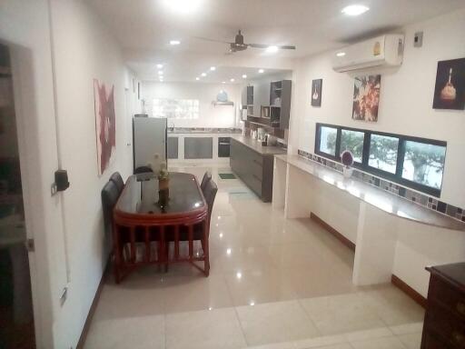 5 bedrooms house for rent at Central Park 4